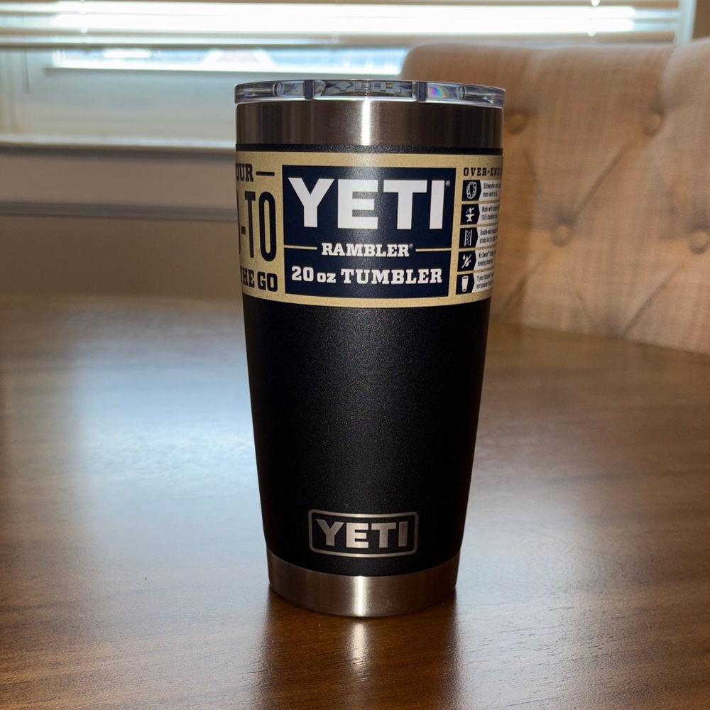 Yeti Rambler 20 oz Tumbler - Matte Black